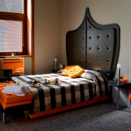 Orange Hotel Roma Quarto foto