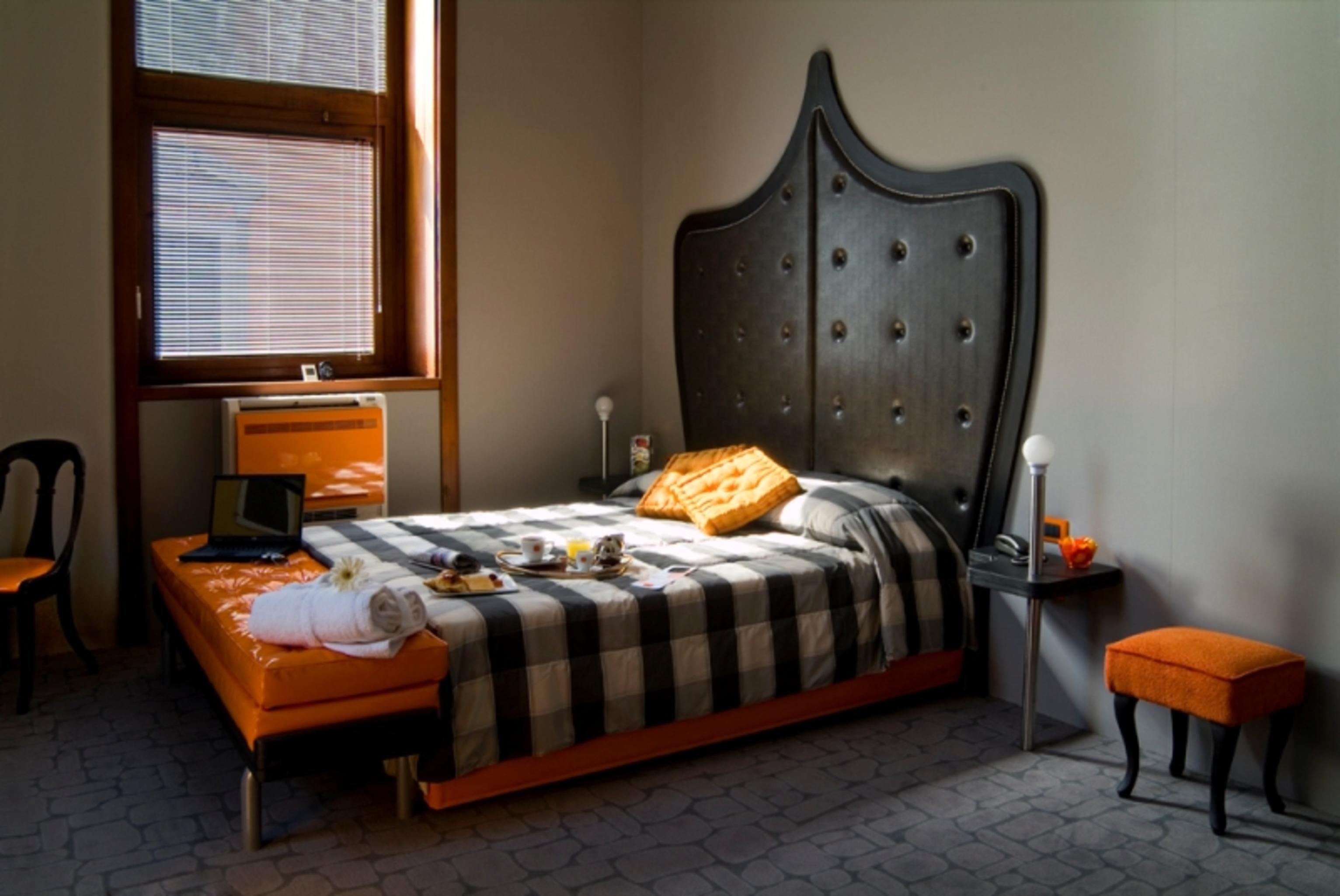 Orange Hotel Roma Quarto foto